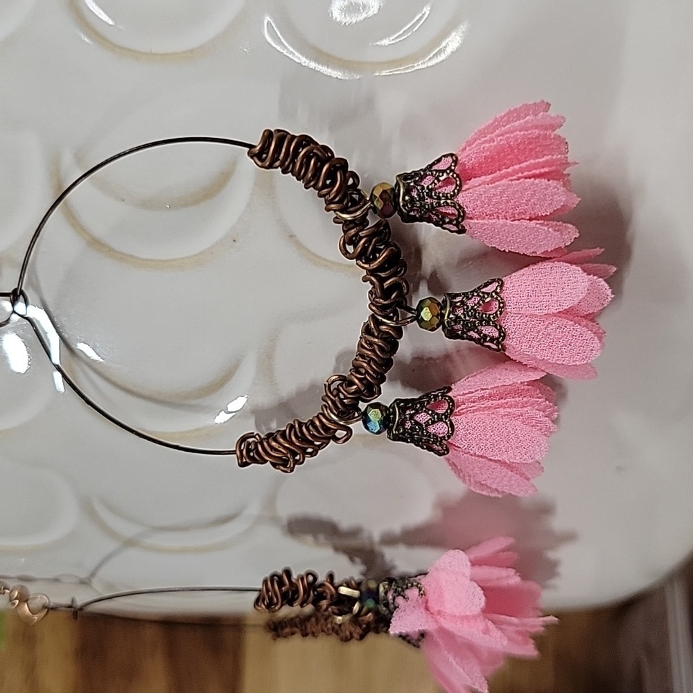 🔥LAST PAIR🔥 DESSERT FLOWER WIRE HOOP DROP EARRINGS